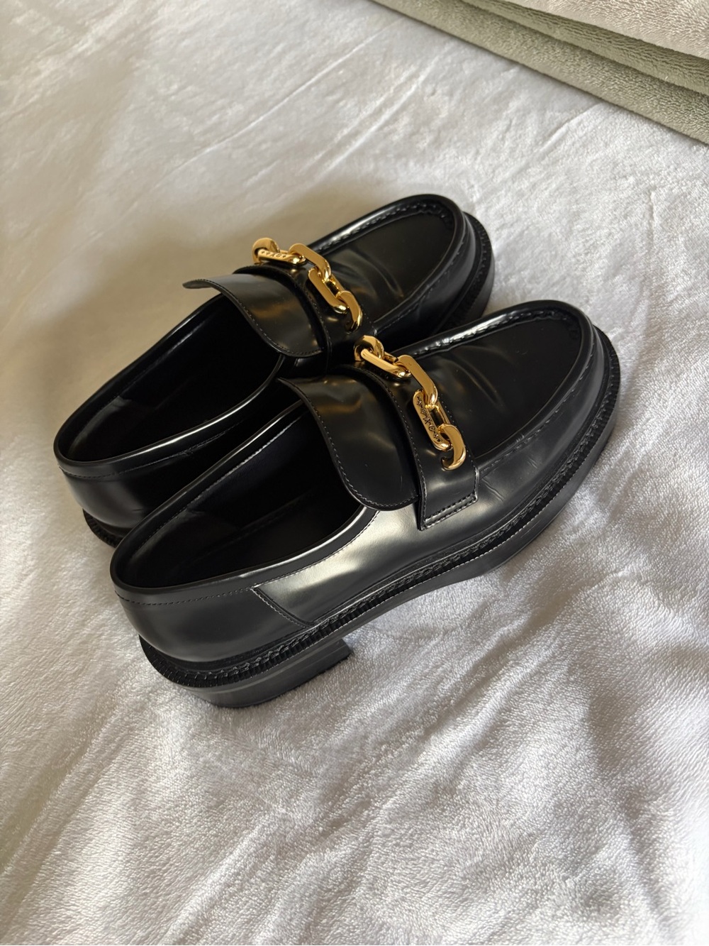 Louis Vuitton Black Leather Loafers with Gold Chain Accent - Picture 6 of 7